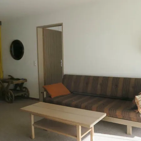 Apartment Apartment *